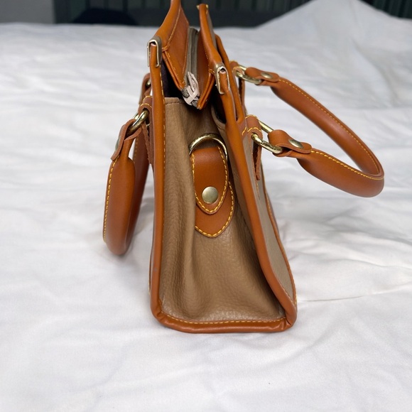 SOLD. NOT AVAILABLE. Leather Satchel Tan Brown - Picture 6 of 11